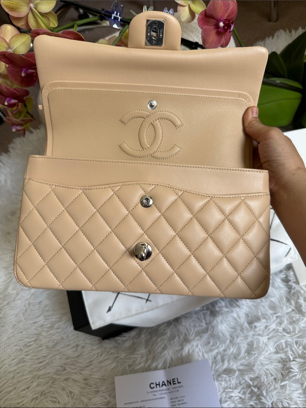CHANEL Beige Quilted Leather Shoulder Bag with Chain Strap - Picture 8 of 16